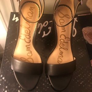 Black Leather Women's Yaro Dress Sandals